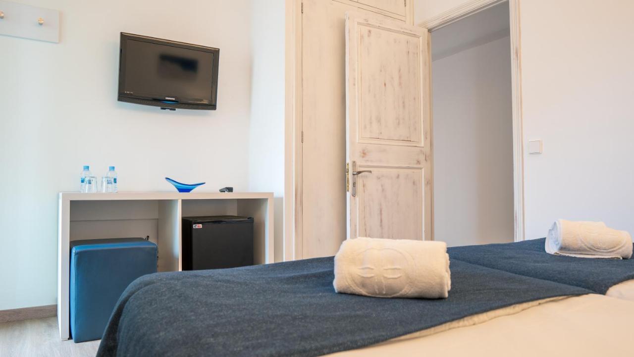 Hotel Colonial كولونيا سانت خورذي المظهر الخارجي الصورة